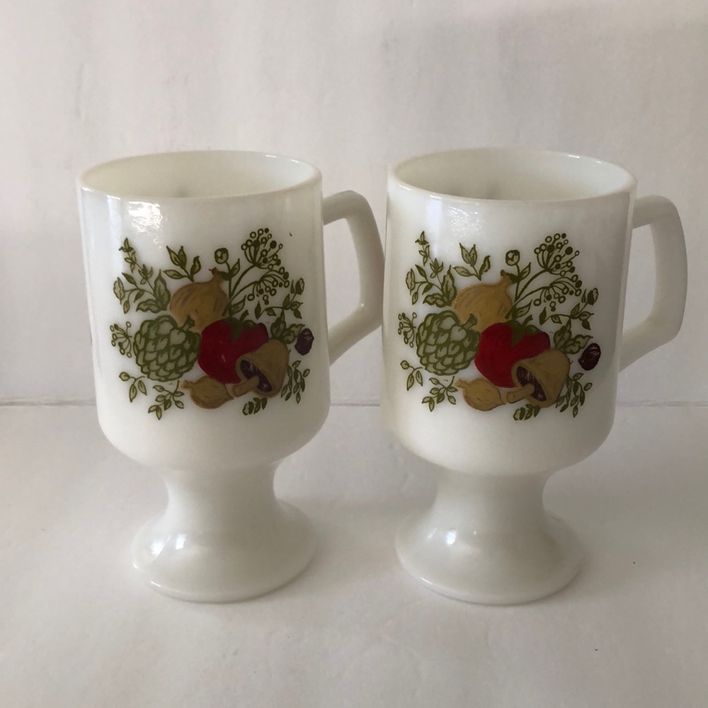 Corningware Spice Of Life Vegetables Milk Glass Pedestal Footed Coffee Mugs